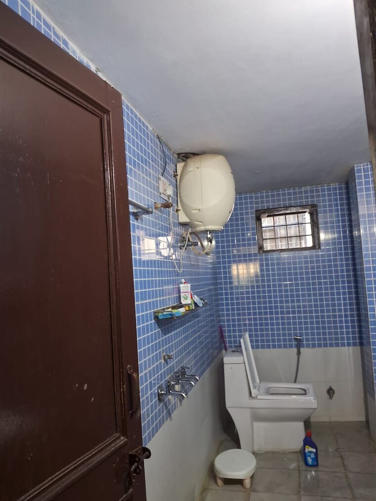 Bathroom, dehrakhas 2 Bedroom 1300 Sq.Ft. Builder Floor In Dehrakhas Dehradun 9401624
