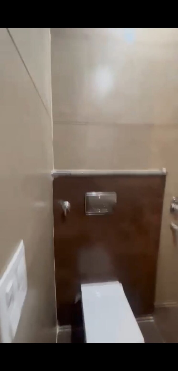 Attached Bathroom, kharar 3 Bedroom 1035 Sq.Ft. Apartment In Kharar Mohali 9401598