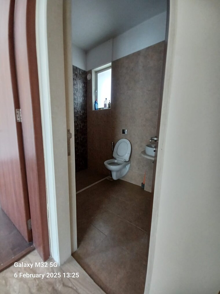 Bathroom, baner 3 Bedroom 1440 Sq.Ft. Apartment In Baner Pune 9401688