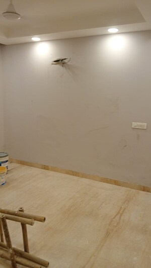 Room in 3 BHK Apartment at Greater Kailash I – for Rent