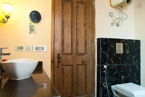 Furnished Amenities in 3 BHK Apartment at Greater Kailash I – for Rent