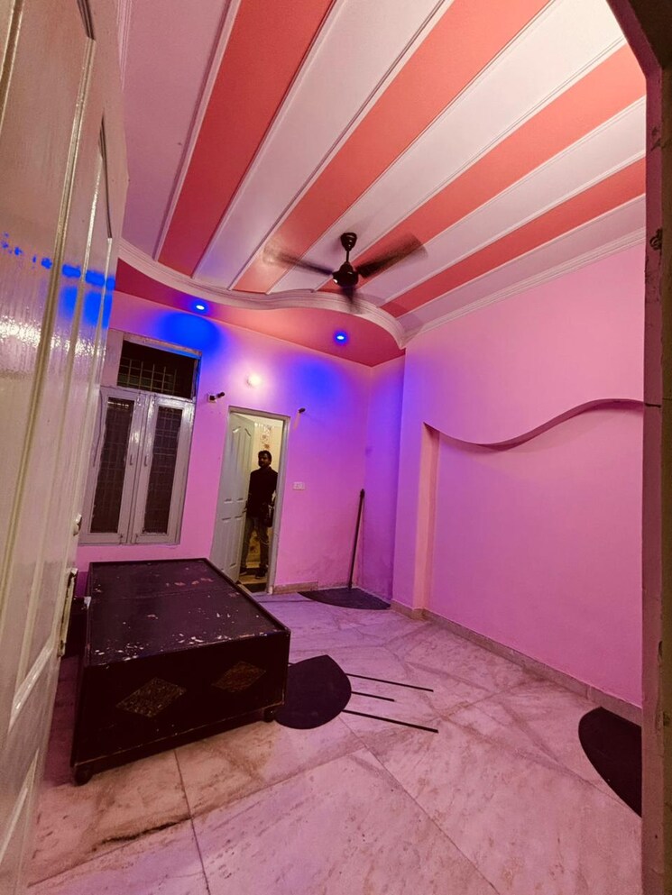 Room, shakti khand iv 3 Bedroom 1050 Sq.Ft. Apartment In Shakti Khand iv Ghaziabad 9401904