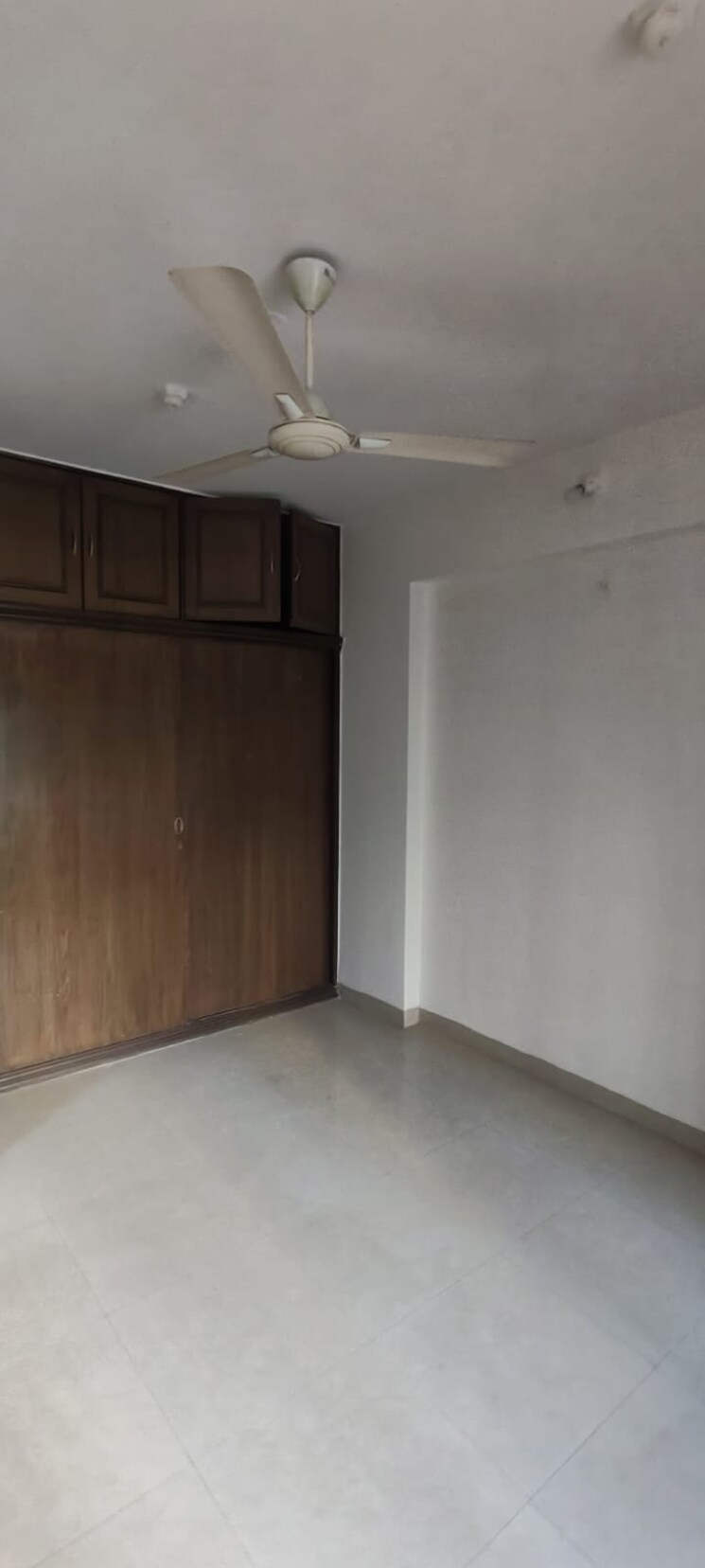 Room, ajmera-golden-rays 3 Bedroom 1100 Sq.Ft. Apartment In Andheri West Mumbai 9401985