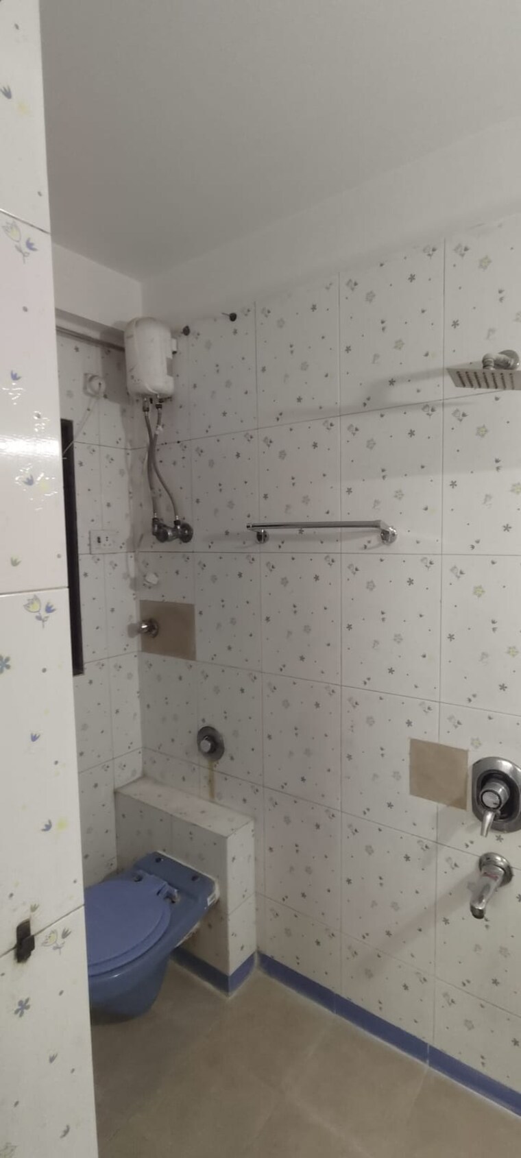 Bathroom, ajmera-golden-rays 3 Bedroom 1100 Sq.Ft. Apartment In Andheri West Mumbai 9401985