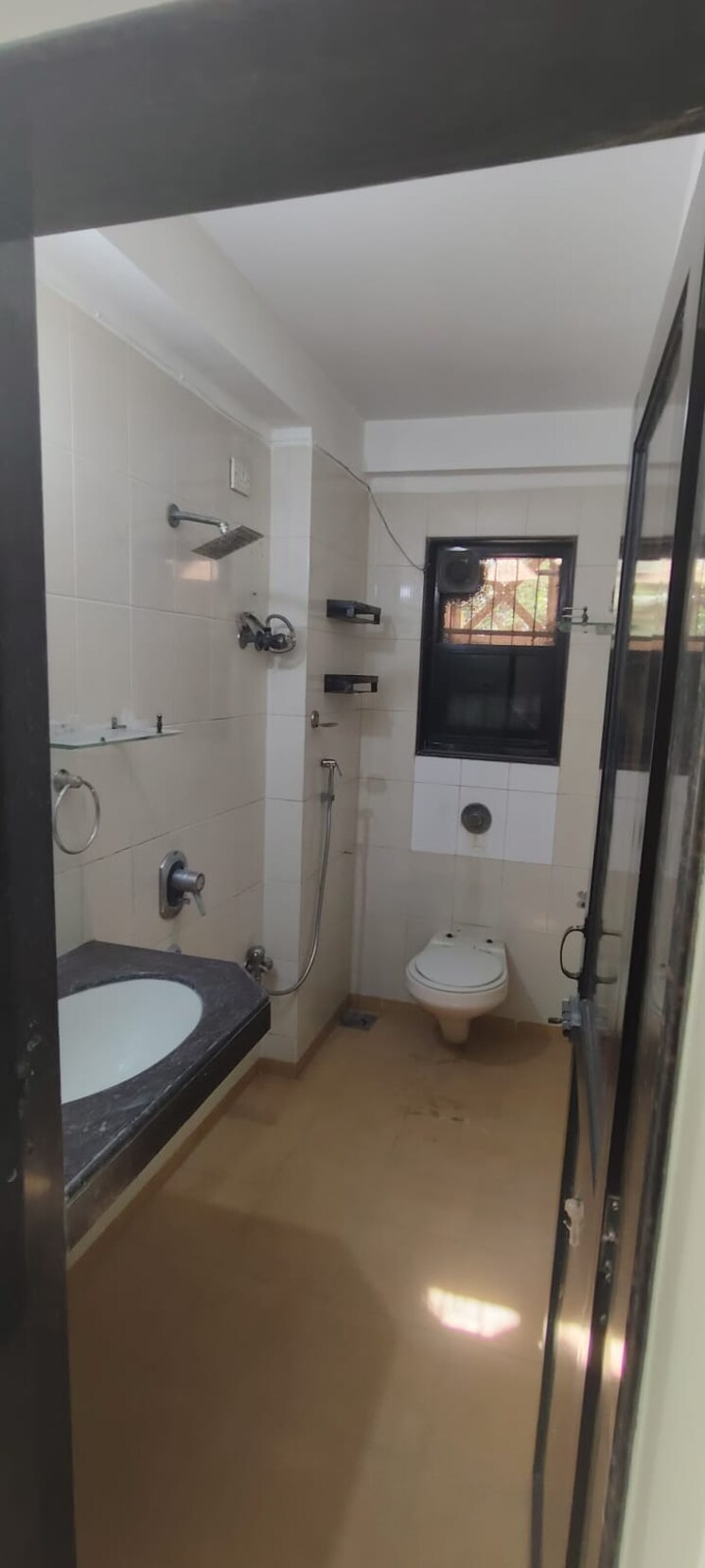 Bathroom, ajmera-golden-rays 3 Bedroom 1100 Sq.Ft. Apartment In Andheri West Mumbai 9401985