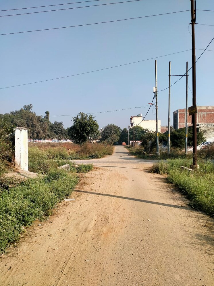 undefined, upsidc site c  300 Sq.Yd. Plot In Upsidc Site C Greater Noida 9402041