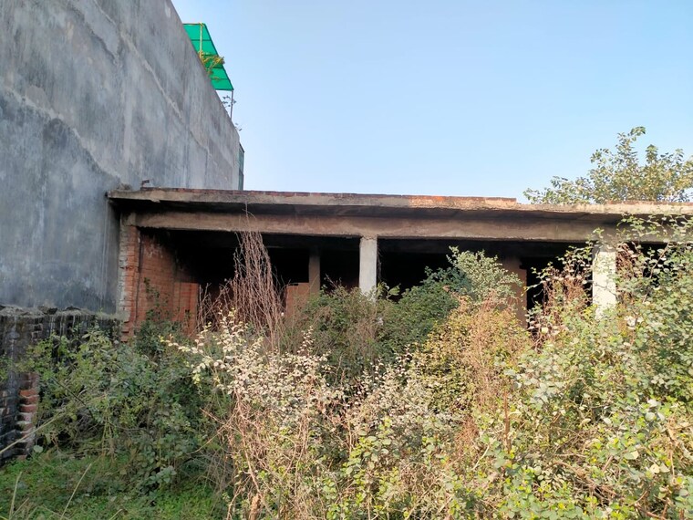 undefined, upsidc site c  300 Sq.Yd. Plot In Upsidc Site C Greater Noida 9402041