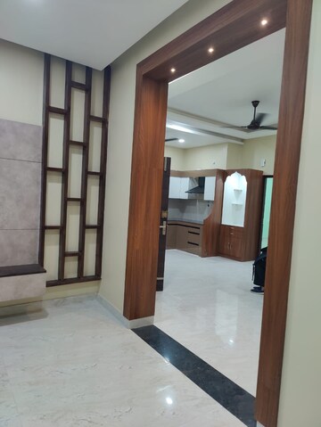 Room in 3 BHK Independent House at Jankipuram Vistar – for Sale