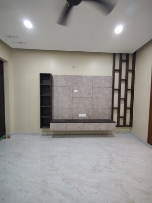 Room in 3 BHK Independent House at Jankipuram Vistar – for Sale