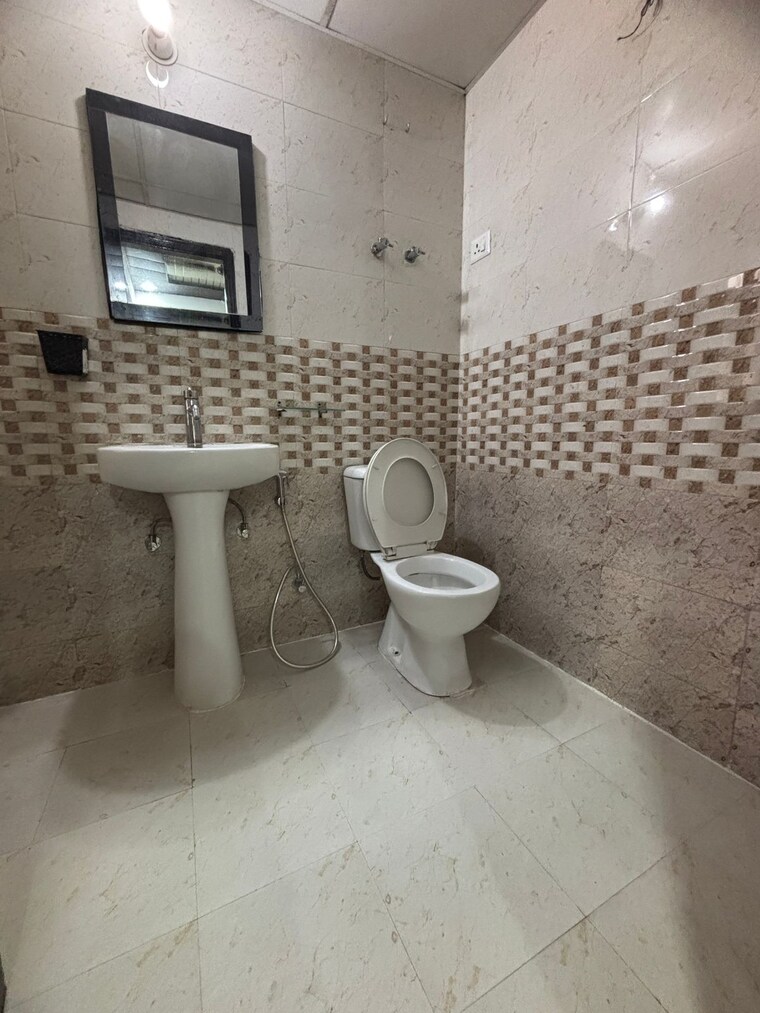Attached Bathroom, spring-meadows 2.5 Bedroom 970 Sq.Ft. Apartment In Tech Zone 4 Greater Noida Greater Noida 9402211