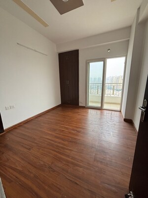 Room in 2 BHK Apartment at Ajnara Le Garden, Sector 16b Greater Noida – for Sale