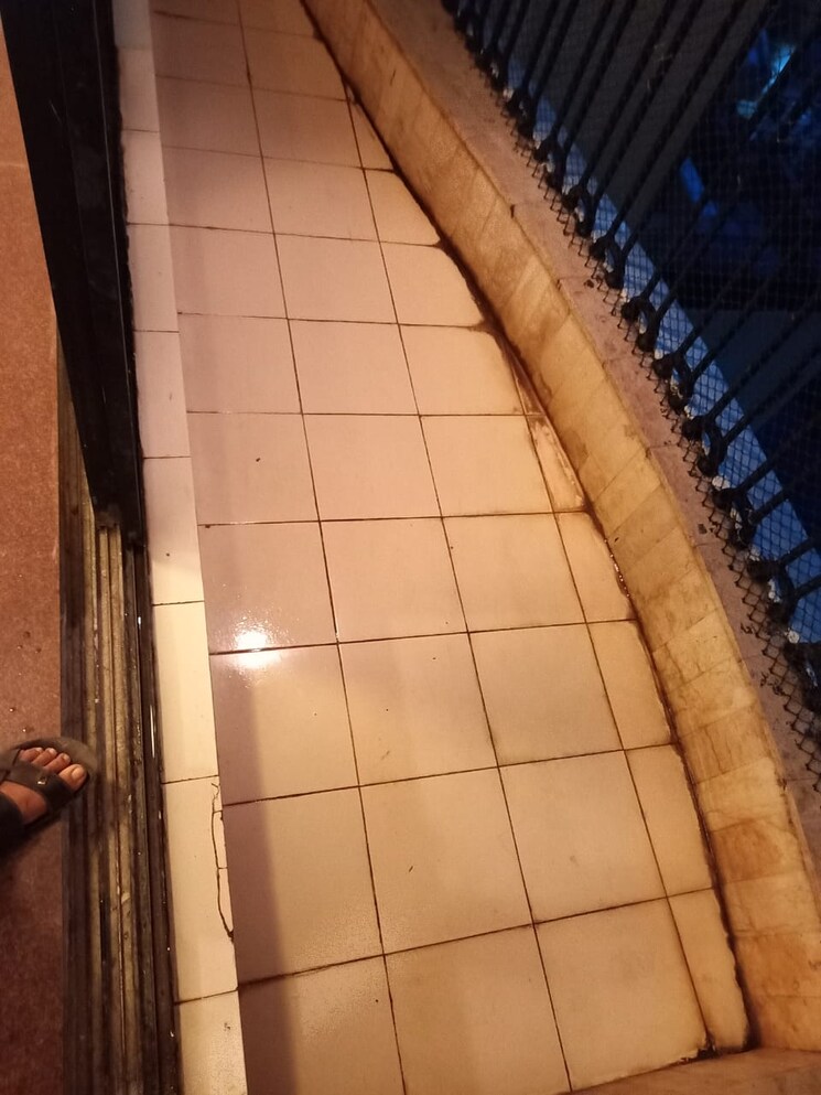 Bathroom, the-advantage-raheja-windermere 3 Bedroom 1200 Sq.Ft. Apartment In Andheri West Mumbai 9402359