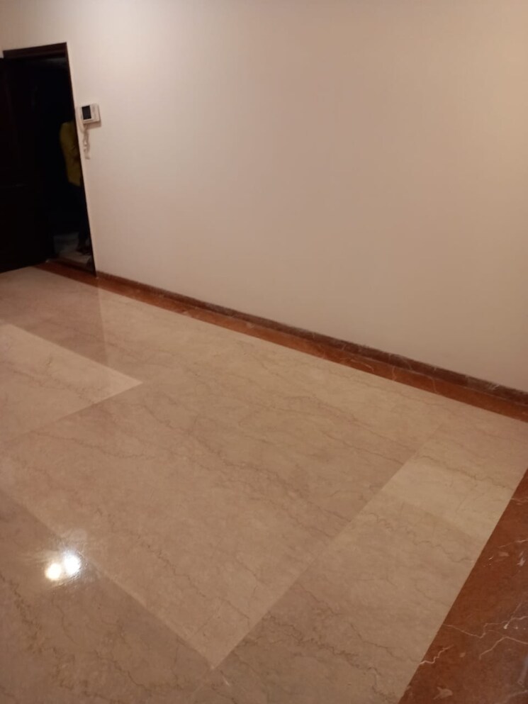 Room, the-advantage-raheja-windermere 3 Bedroom 1200 Sq.Ft. Apartment In Andheri West Mumbai 9402359