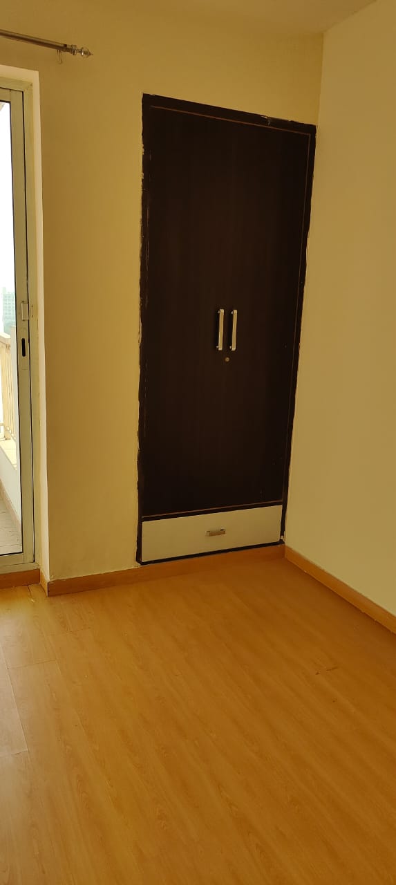 3 BHK + Pooja Room Apartment For Rent in Bestech Park View Spa Next