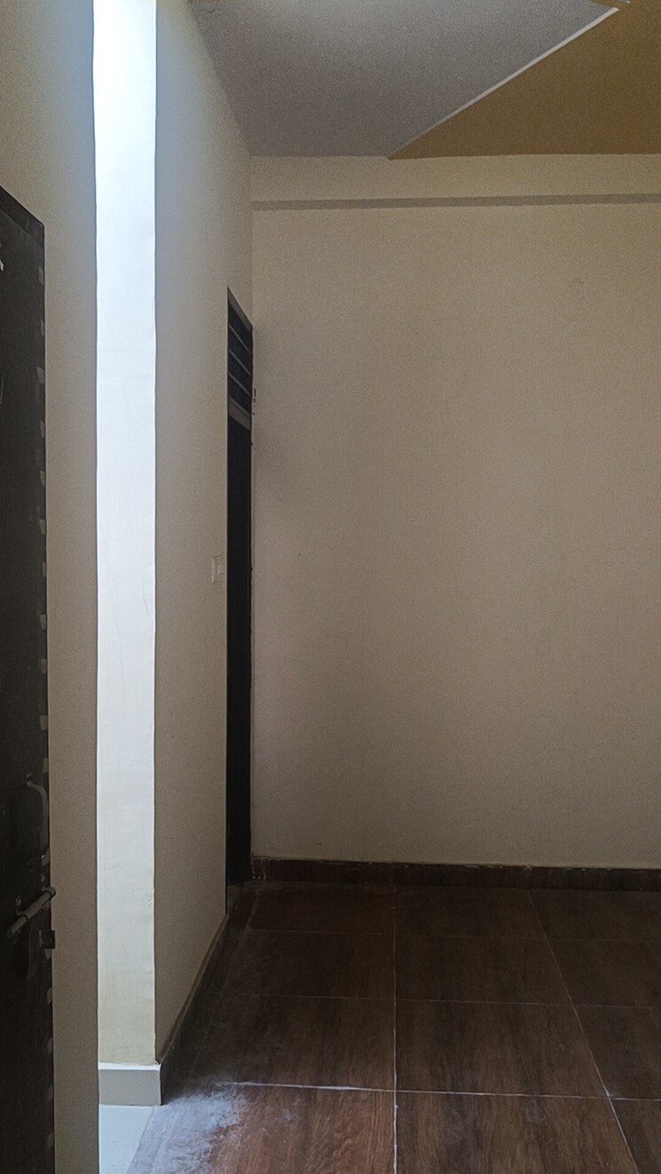 Room, diamond-shubh-city-iii 2.5 Bedroom 71 Sq.Yd. Villa In Roza Jalalpur Greater Noida 9402346