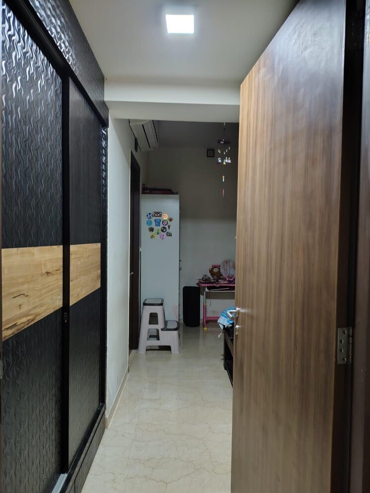 Other, lodha-sterling 3 Bedroom 1042 Sq.Ft. Apartment In Kolshet Road Thane 9402463