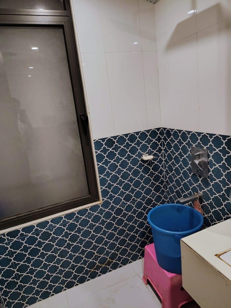 Bathroom, lodha-sterling 3 Bedroom 1042 Sq.Ft. Apartment In Kolshet Road Thane 9402463