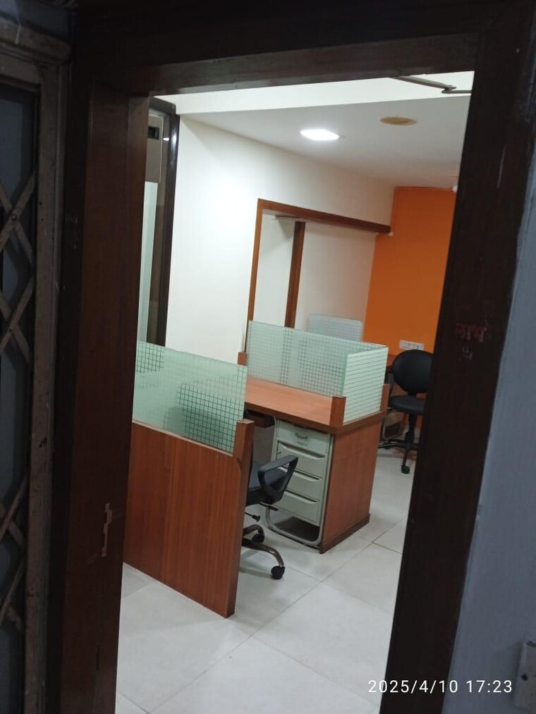 Team Area, camac street Commercial Office Space 560 Sq.Ft. In Camac Street Kolkata 9402397