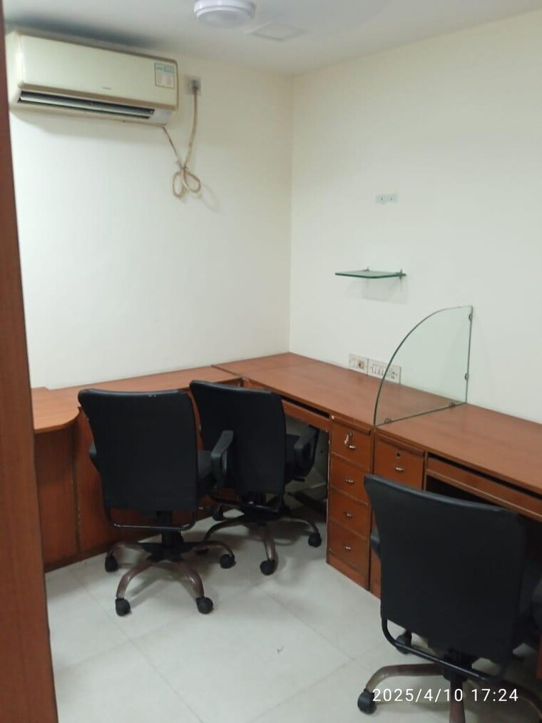 Team Area, camac street Commercial Office Space 560 Sq.Ft. In Camac Street Kolkata 9402397