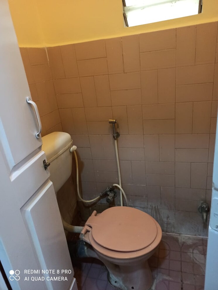 Bathroom, powai-satyam-chs 1 Bedroom 550 Sq.Ft. Apartment In Powai Mumbai 9402541