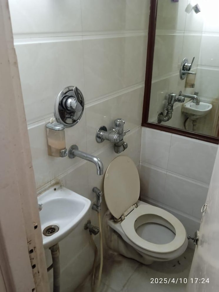 Bathroom, camac street Commercial Office Space 560 Sq.Ft. In Camac Street Kolkata 9402397