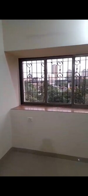 Room in 3 BHK Apartment at Runwal Garden City, Balkum Pada – for Rent