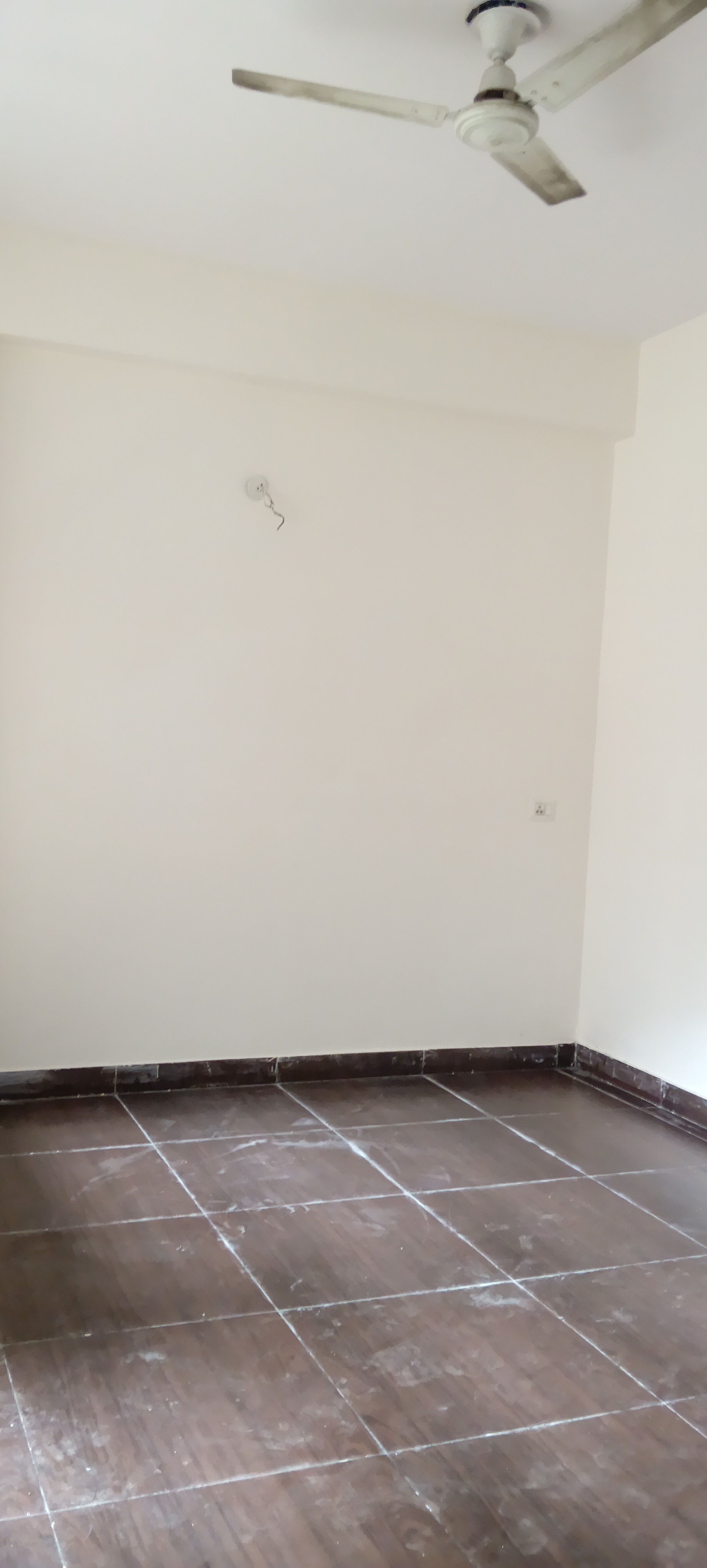 5 BHK + Servant Room Apartment For Rent in Gaur City 6th Avenue