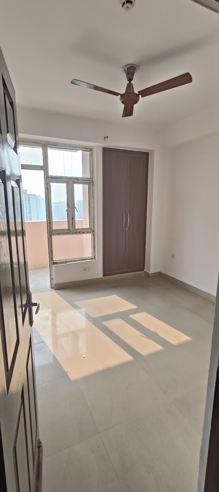 Room, omkar-royal-nest 2 Bedroom 985 Sq.Ft. Apartment In Tech Zone 4 Greater Noida Greater Noida 9402596