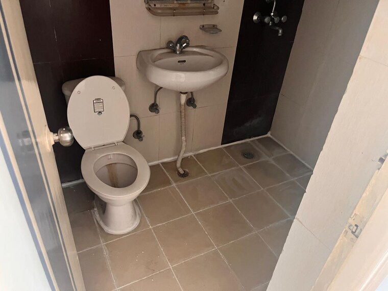 Bathroom, svr-pride-kothaguda 3 Bedroom 2100 Sq.Ft. Apartment In Kothaguda Hyderabad 9402530