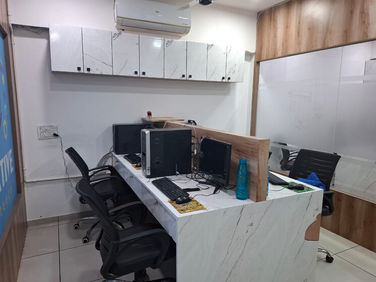 Team Area, science city Commercial Office Space in IT/SEZ 913 Sq.Ft. In Science City Ahmedabad 9402401