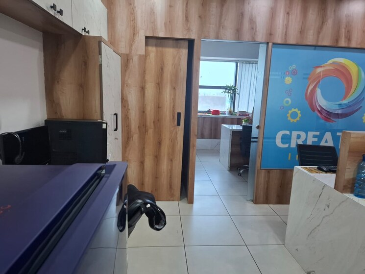 Team Area, science city Commercial Office Space in IT/SEZ 913 Sq.Ft. In Science City Ahmedabad 9402401