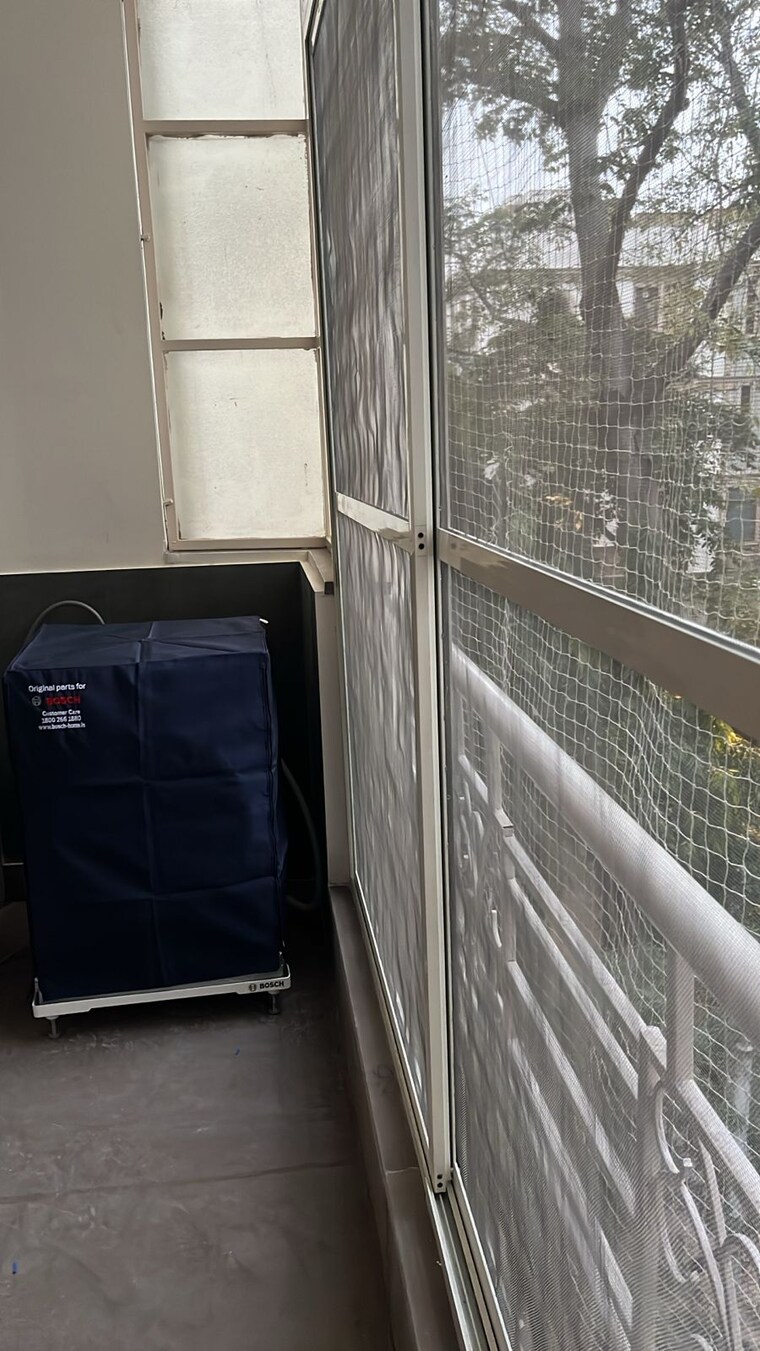 Balcony, jor bagh 4 Bedroom 4500 Sq.Ft. Apartment In Jor Bagh Delhi 9402650