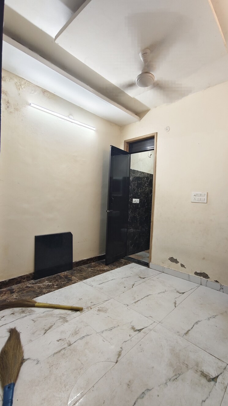 Room, govindpuri 1 RK 200 Sq.Ft. Builder Floor In Govindpuri Delhi 9402724