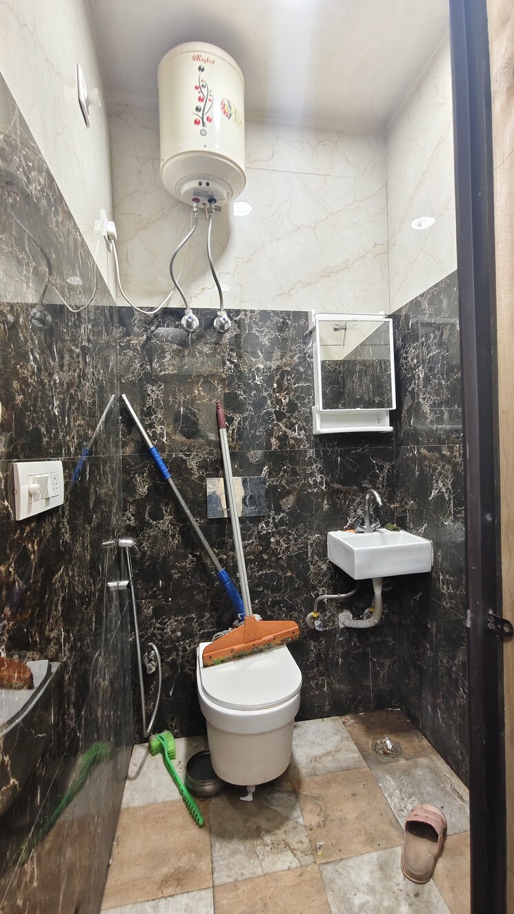 Team Area, govindpuri 1 RK 200 Sq.Ft. Builder Floor In Govindpuri Delhi 9402724