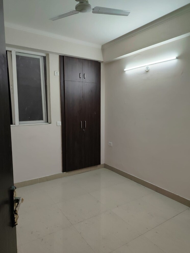 Room, amrapali-golf-homes 3 Bedroom 1595 Sq.Ft. Apartment In Sector 4 Greater Noida Greater Noida 9402816