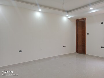 Room in 3 BHK Builder Floor at Sector 37 – for Sale