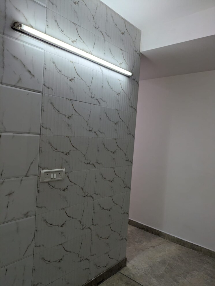 Balcony, defence colony 2 Bedroom 1500 Sq.Ft. Apartment In Defence Colony Delhi 9402725