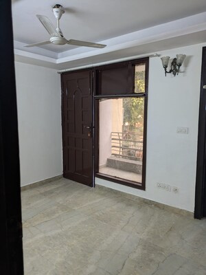 Room in 2 BHK Apartment at Defence Colony – for Rent