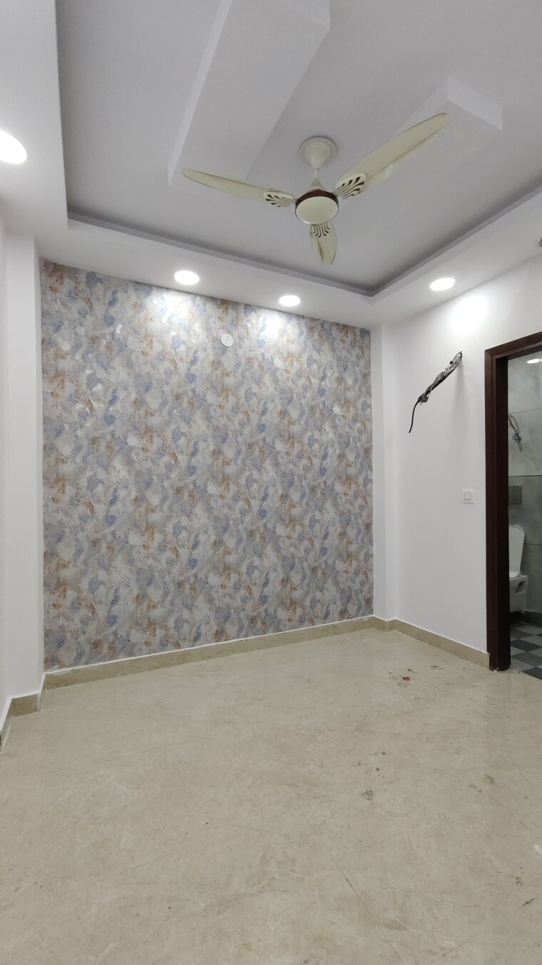 Room, govindpuri 3 Bedroom 950 Sq.Ft. Builder Floor In Govindpuri Delhi 9402889