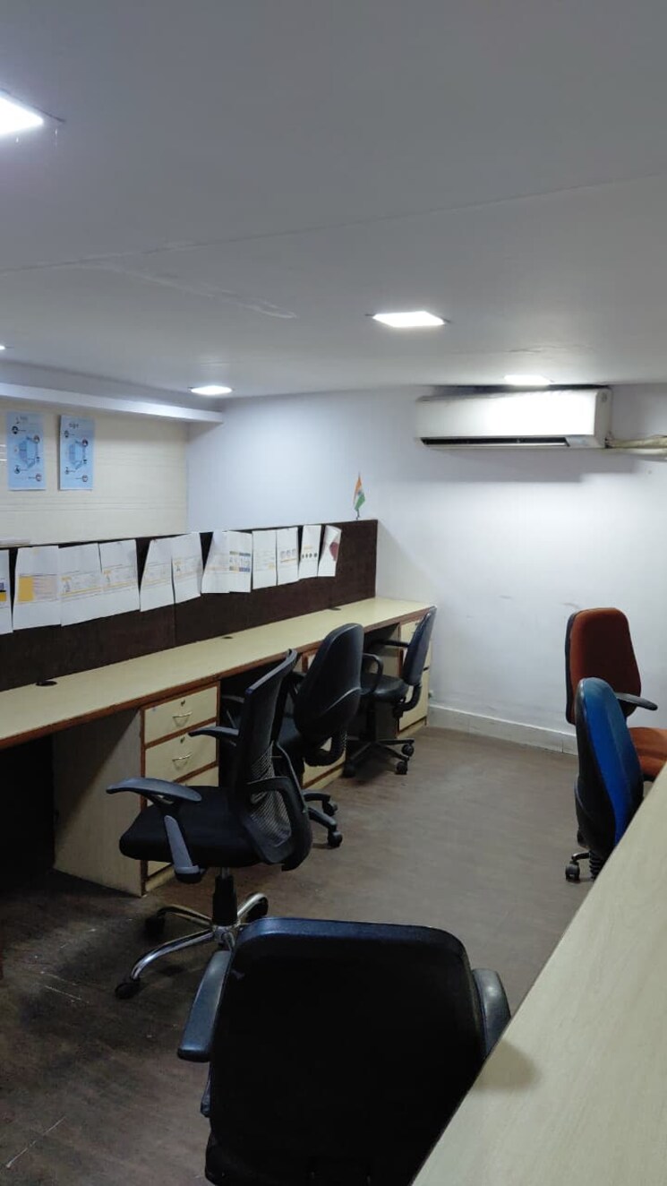 Team Area, park street Commercial Office Space 700 Sq.Ft. In Park Street Kolkata 9402870