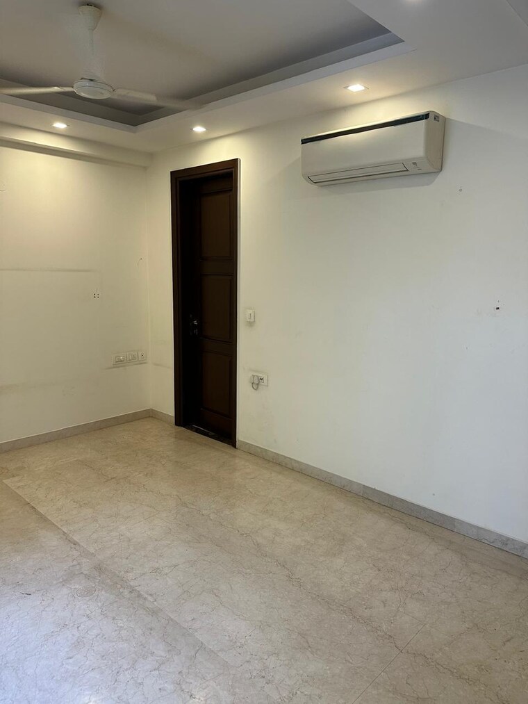 Room, gulmohar park 3 Bedroom 1800 Sq.Ft. Apartment In Gulmohar Park Delhi 9403012