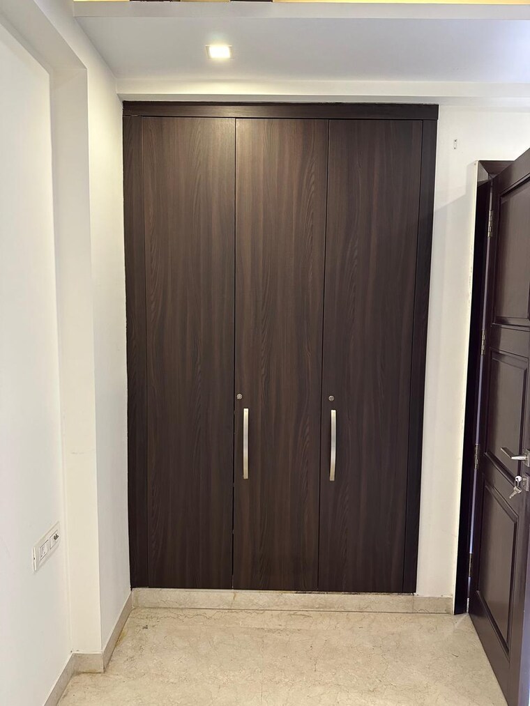 Room, gulmohar park 3 Bedroom 1800 Sq.Ft. Apartment In Gulmohar Park Delhi 9403012