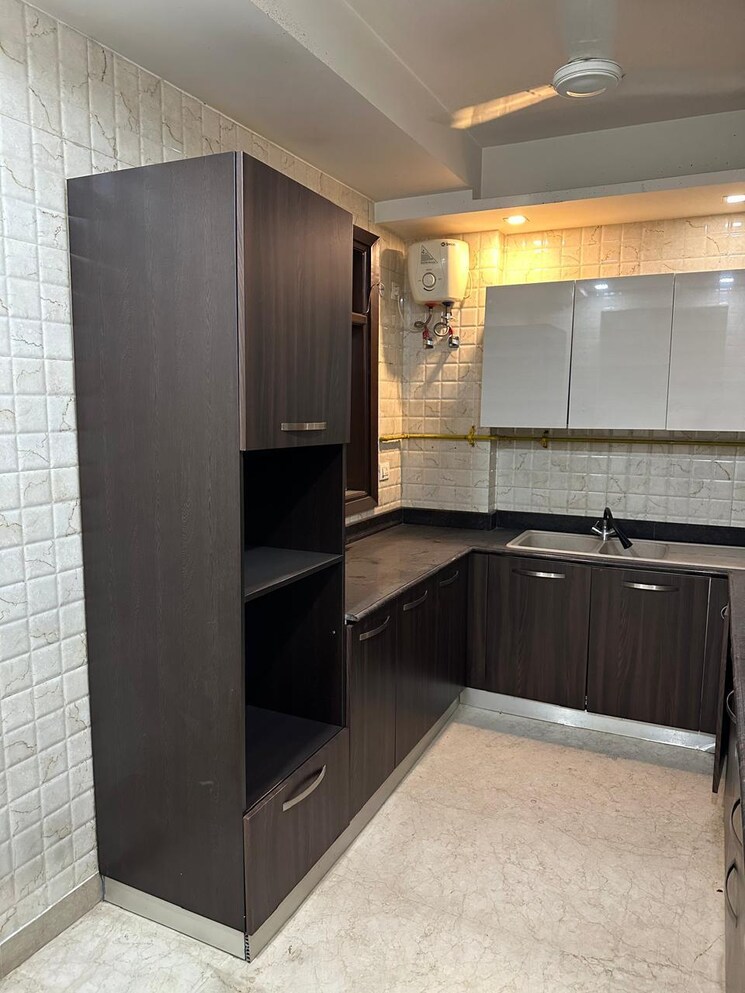 Kitchen, gulmohar park 3 Bedroom 1800 Sq.Ft. Apartment In Gulmohar Park Delhi 9403012