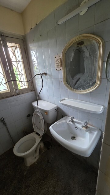 Bathroom in 2 BHK Apartment at Kendriya Vihar, Sector 56 – for Sale