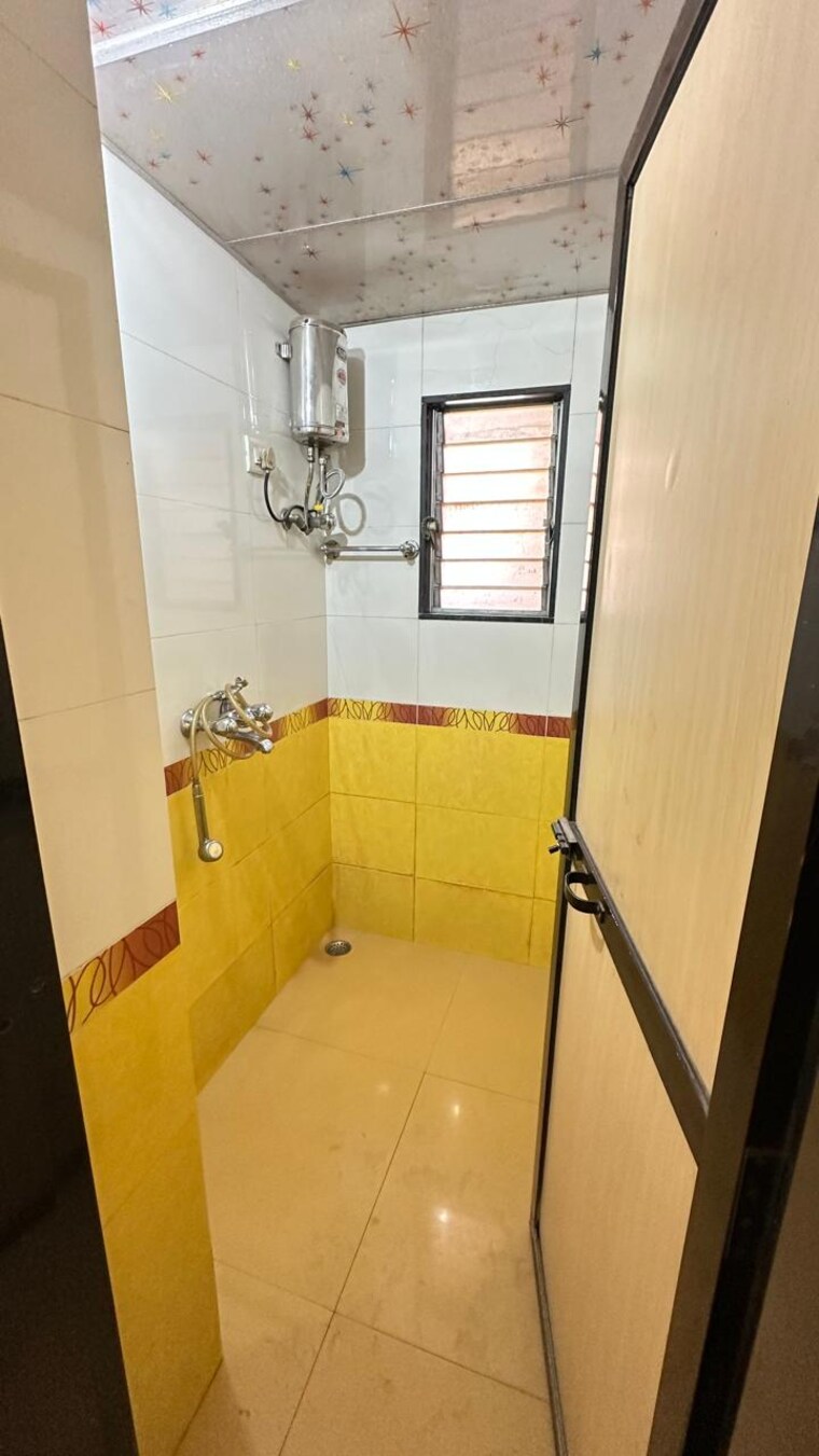Bathroom, hiranandani-princeton-chs 1 Bedroom 600 Sq.Ft. Apartment In Powai Mumbai 9403157