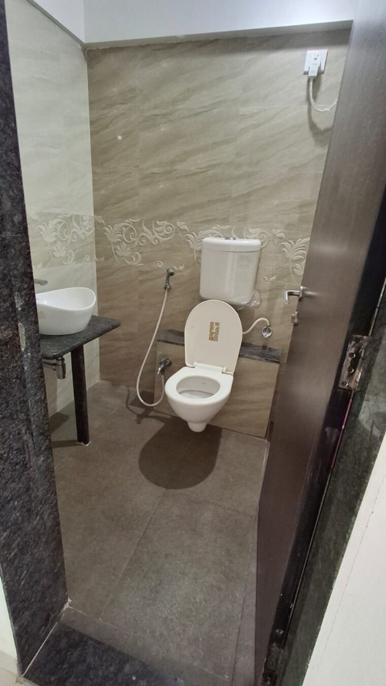 Bathroom, mohite-paradise-g 2 Bedroom 1305 Sq.Ft. Apartment In Anand Nagar Pune 9403219