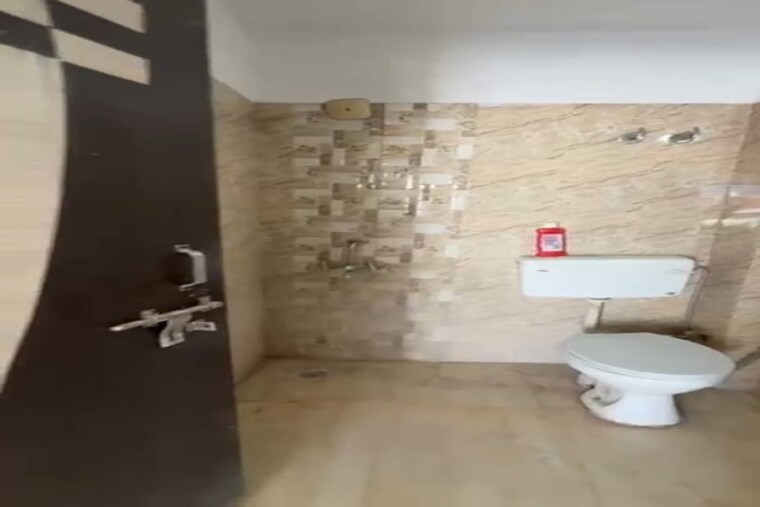 Bathroom, rajpur khurd extension 1 Bedroom 555 Sq.Ft. Builder Floor In Rajpur Khurd Extension Delhi 9403336