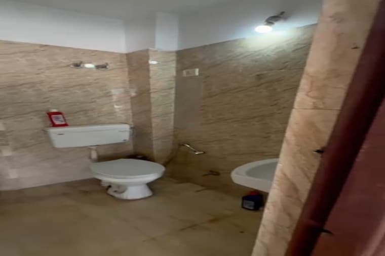 Bathroom, rajpur khurd extension 1 Bedroom 563 Sq.Ft. Builder Floor In Rajpur Khurd Extension Delhi 9403337