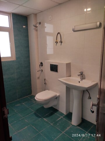 Attached Bathroom in 3.5 BHK Apartment at Omaxe Waterscapes, Gomti Nagar – for Rent