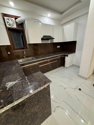 Kitchen in 2.5 BHK Builder Floor at Sector 50 – for Rent